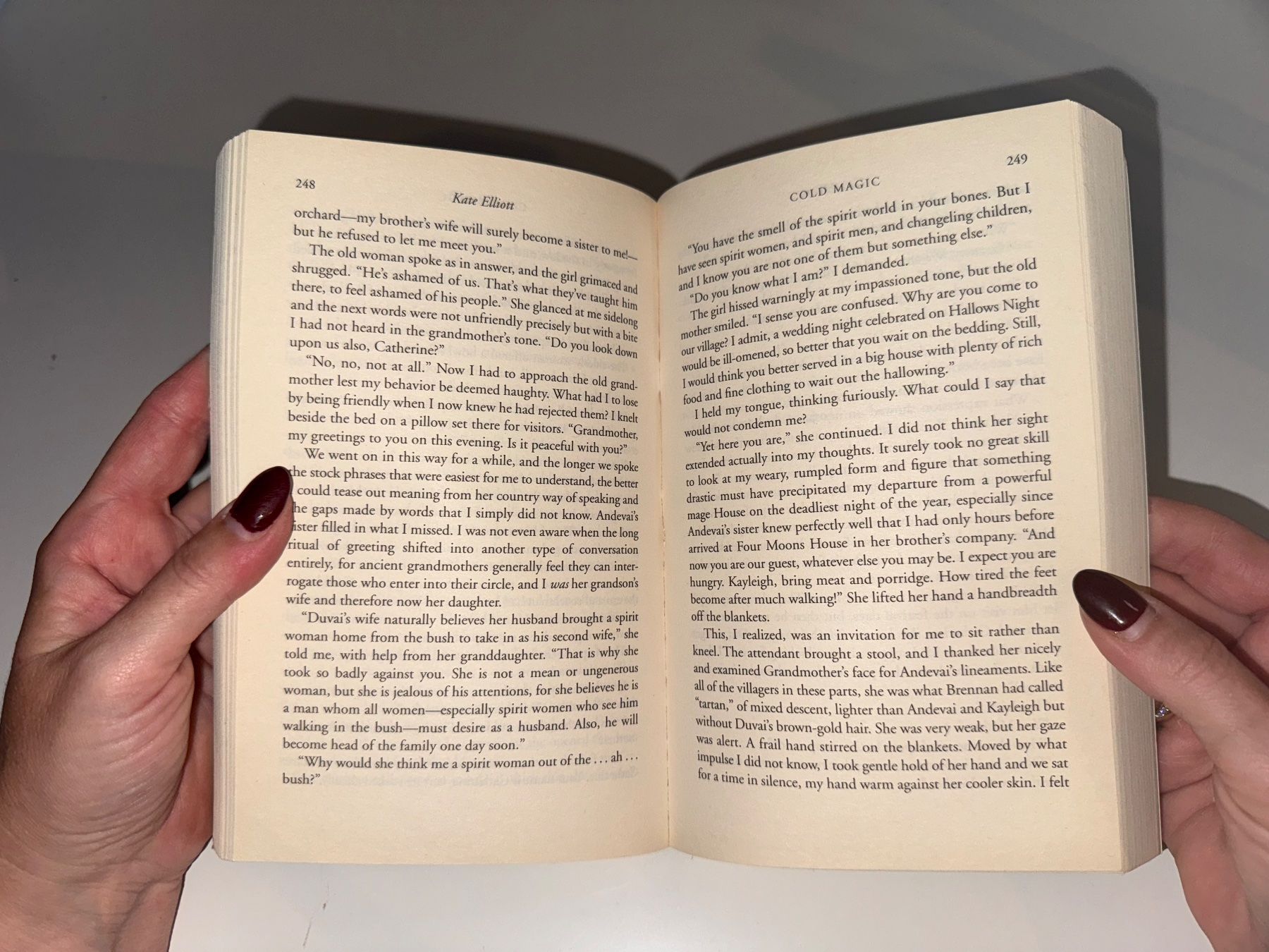 Libri: NOVEL: Kate Elliott, Cold Magic – Usato da Grosswangen venduto da English_books 6