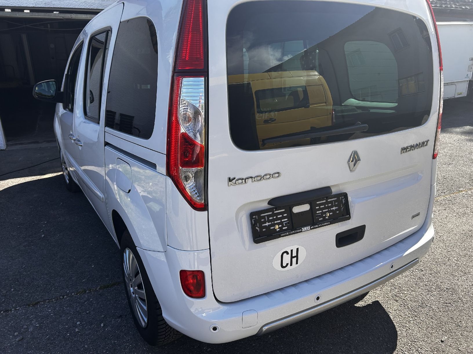 Renault Véhicules utilitaires: Renault Kangoo 1.5 dci Energy – D'occasion à Crissier par AtelierDeuxSantos 2