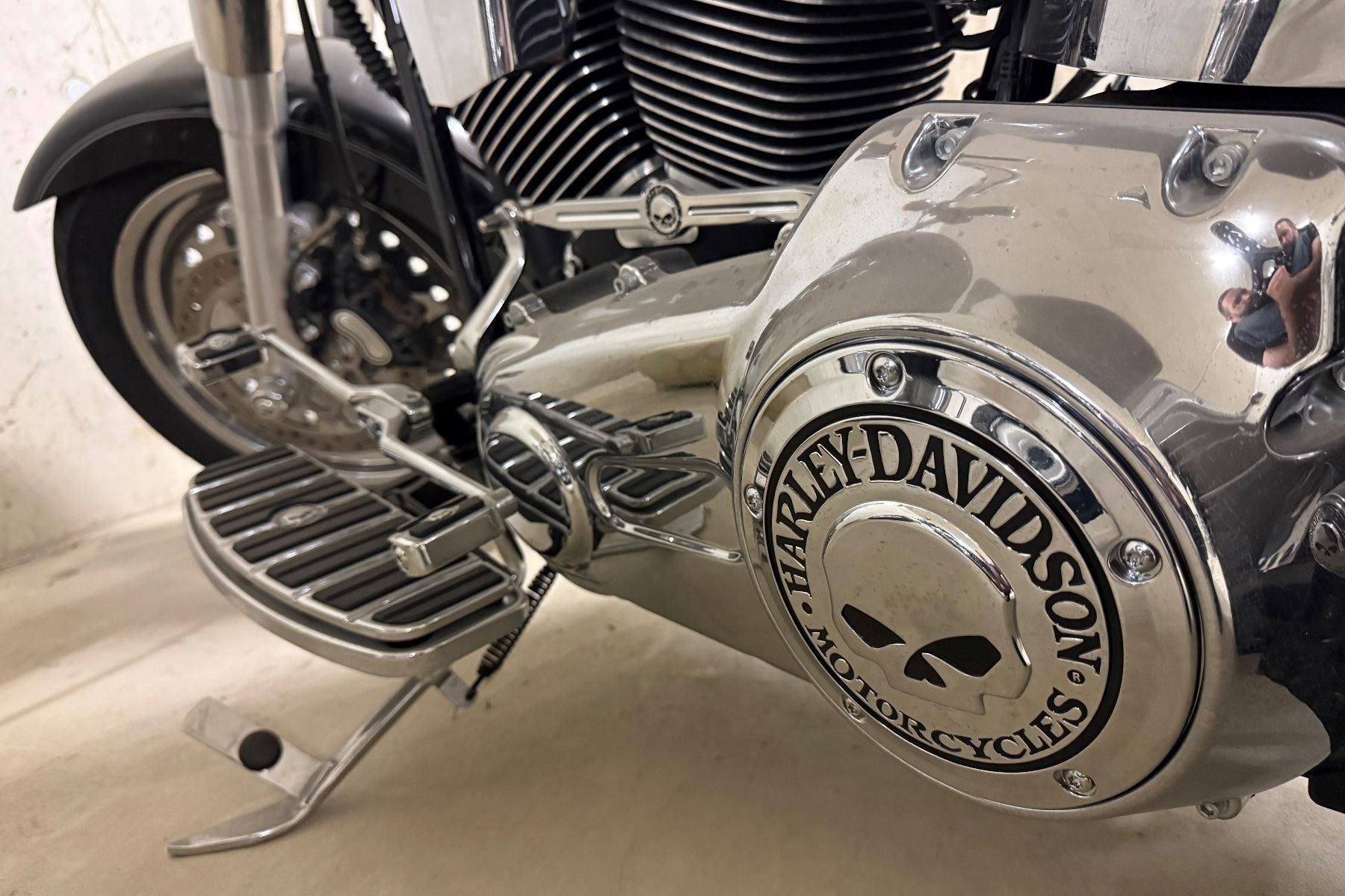 Harley-Davidson Chopper: HARLEY-DAVIDSON FLST Fat Boy mit Skull Design – Usato da Müntschemier venduto da Sarsakar 2