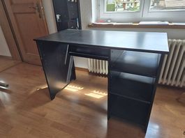 Schreibtisch