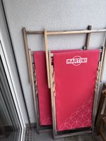 2 Martini Liegestühle Holz rot klappbar guter Zustand