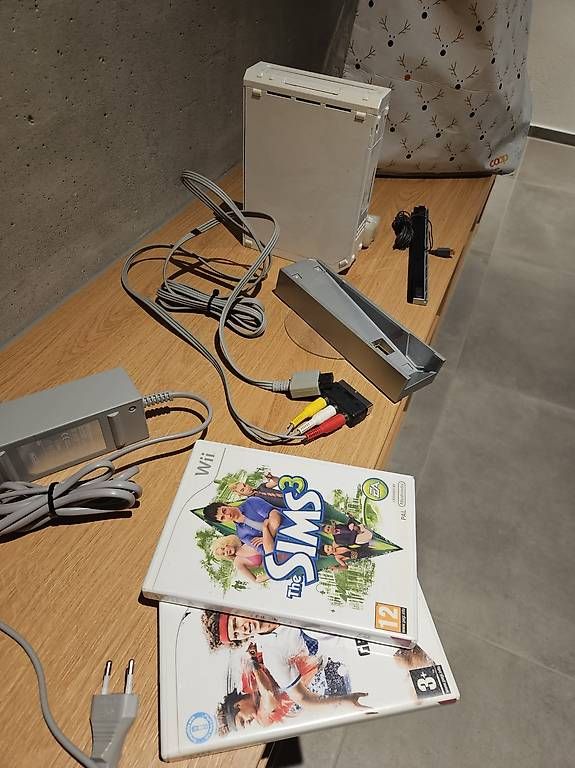 Console: Wii avec jeux, câbles, chargeur et manette – Usato da Veyras venduto da Vince_396 1