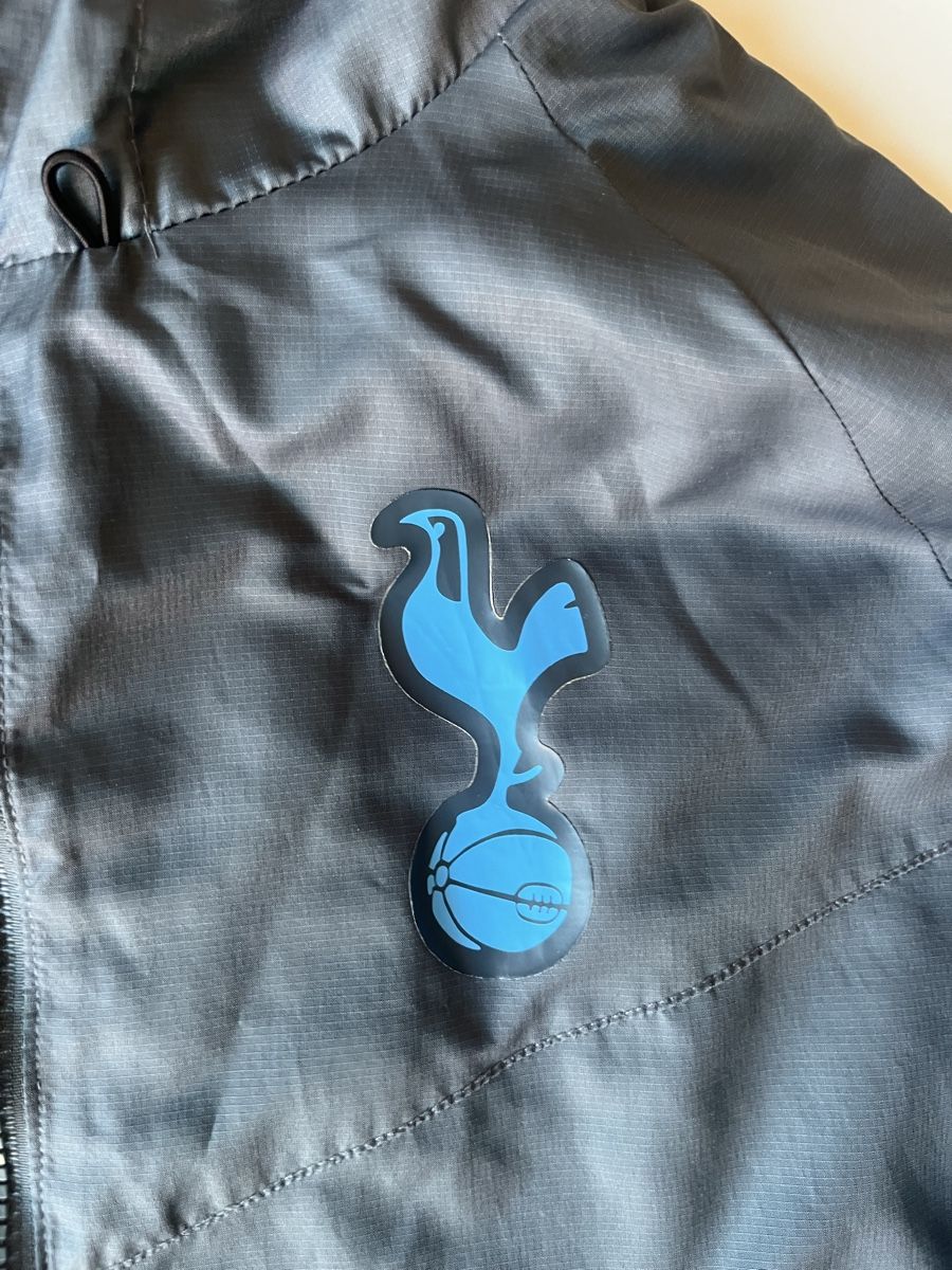 Nike Giacche: Tottenham Hotspur Windbreaker – Usato da Köniz venduto da jan_xzq9 1