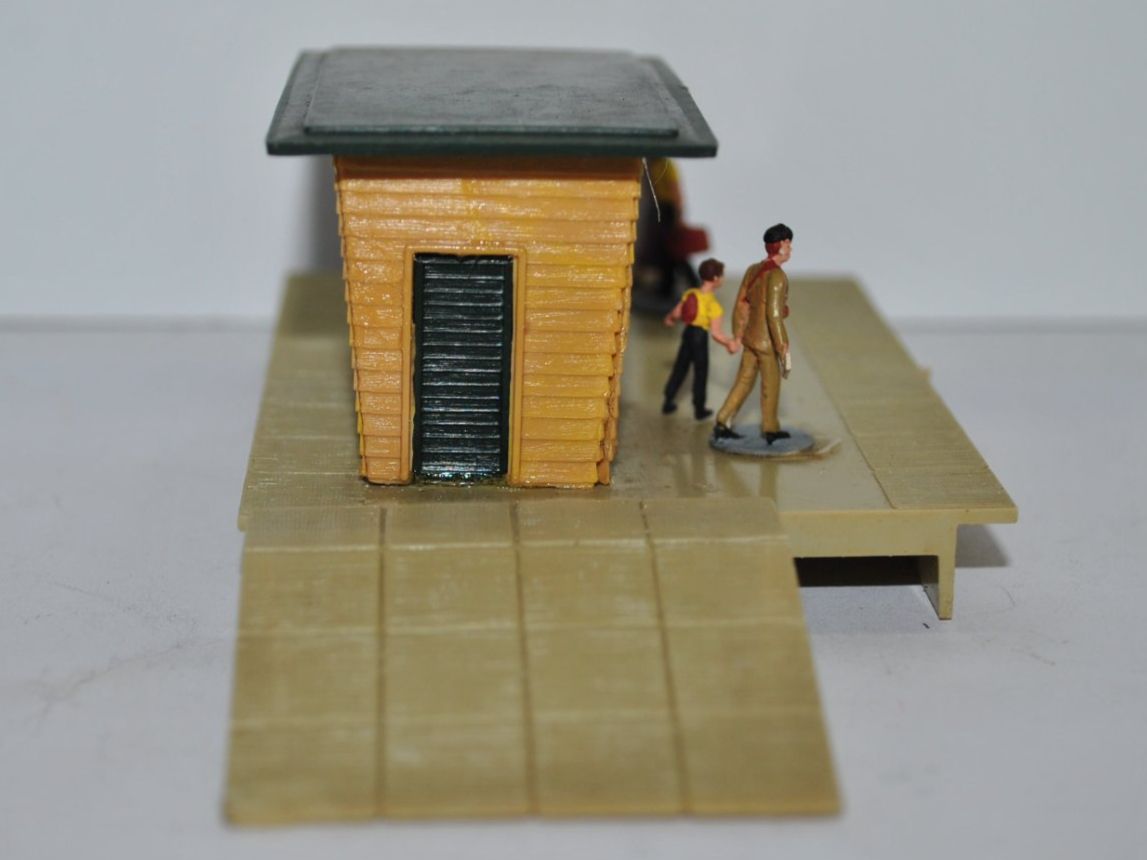 Faller Modelleisenbahnen: Faller Bahnsteig mit Kiosk (PDB265) – Gebraucht aus Aarwangen von Bahnsupport 3