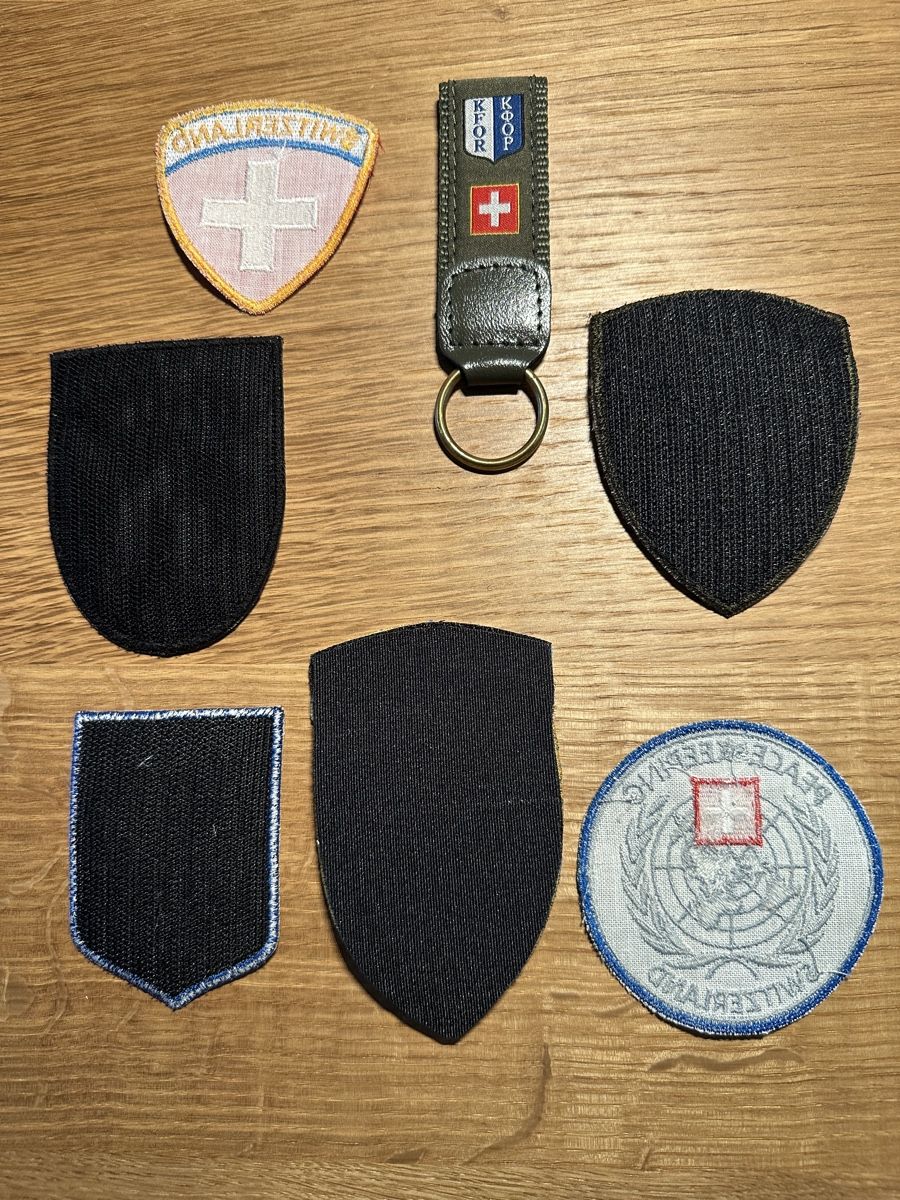 Schweizer Armee Placchette & Badge: Badge Sammlung + Schlüsselanhänger – Nuovo (secondo la descrizione) da Stansstad venduto da Dalmatinerhjf 4