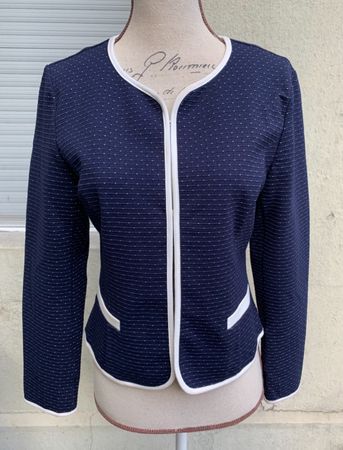 Superbe petite veste JUS D'ORANGE PARIS marine à pois blancs