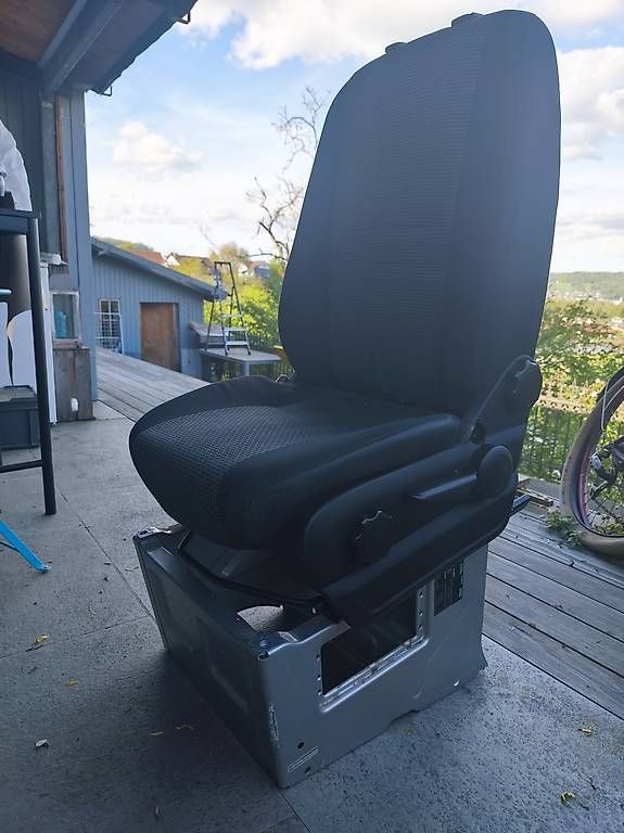 Tutti i ricambio: Fahrersitz Mercedes Sprinter 906 – Usato da Windisch venduto da Elmato1 1