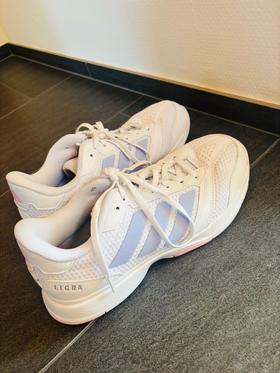 Chaussures femmes: Hallenschuh – D'occasion à Appenzell Eggerst. par bau_hl5d