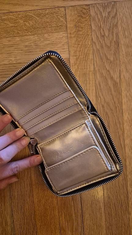 Portamonete: Geldbörse Guess klein – Usato da Haslen AI venduto da Merida33 1