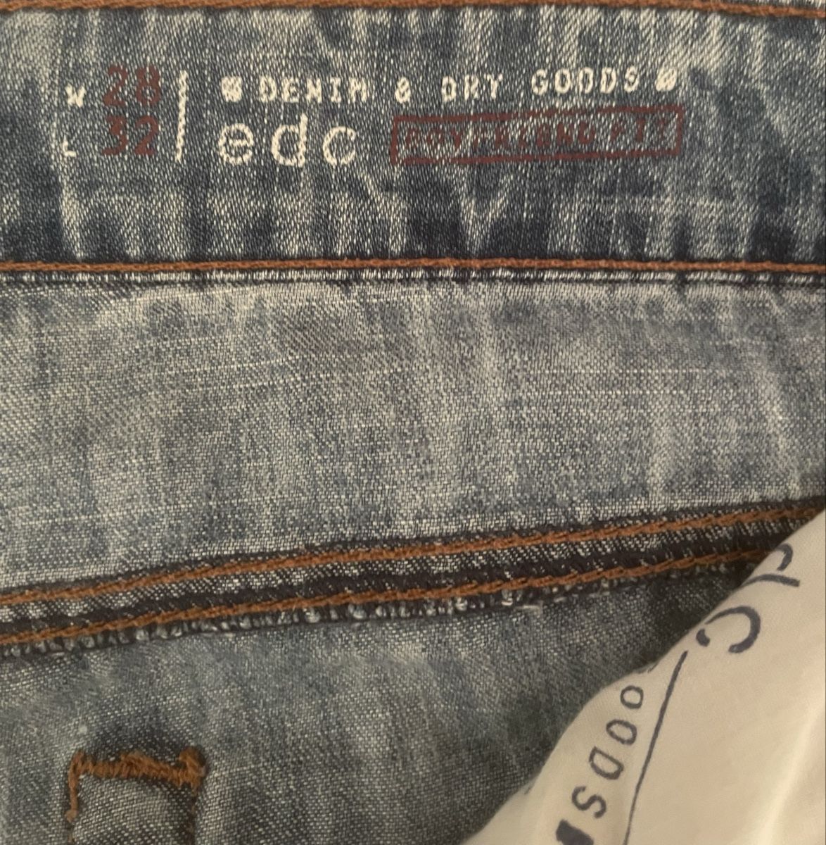 Esprit Jeans: EDC Jeans 28/32 hellblau, Knopfleiste – Usato da Schaffhausen venduto da marakesch41 4