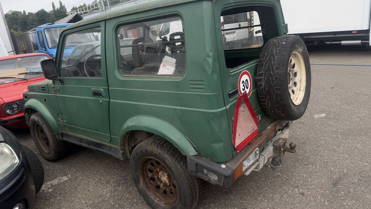 Suzuki Automobili: Suzuki Samursi – Difettoso da Laupen BE venduto da chartchiw 1