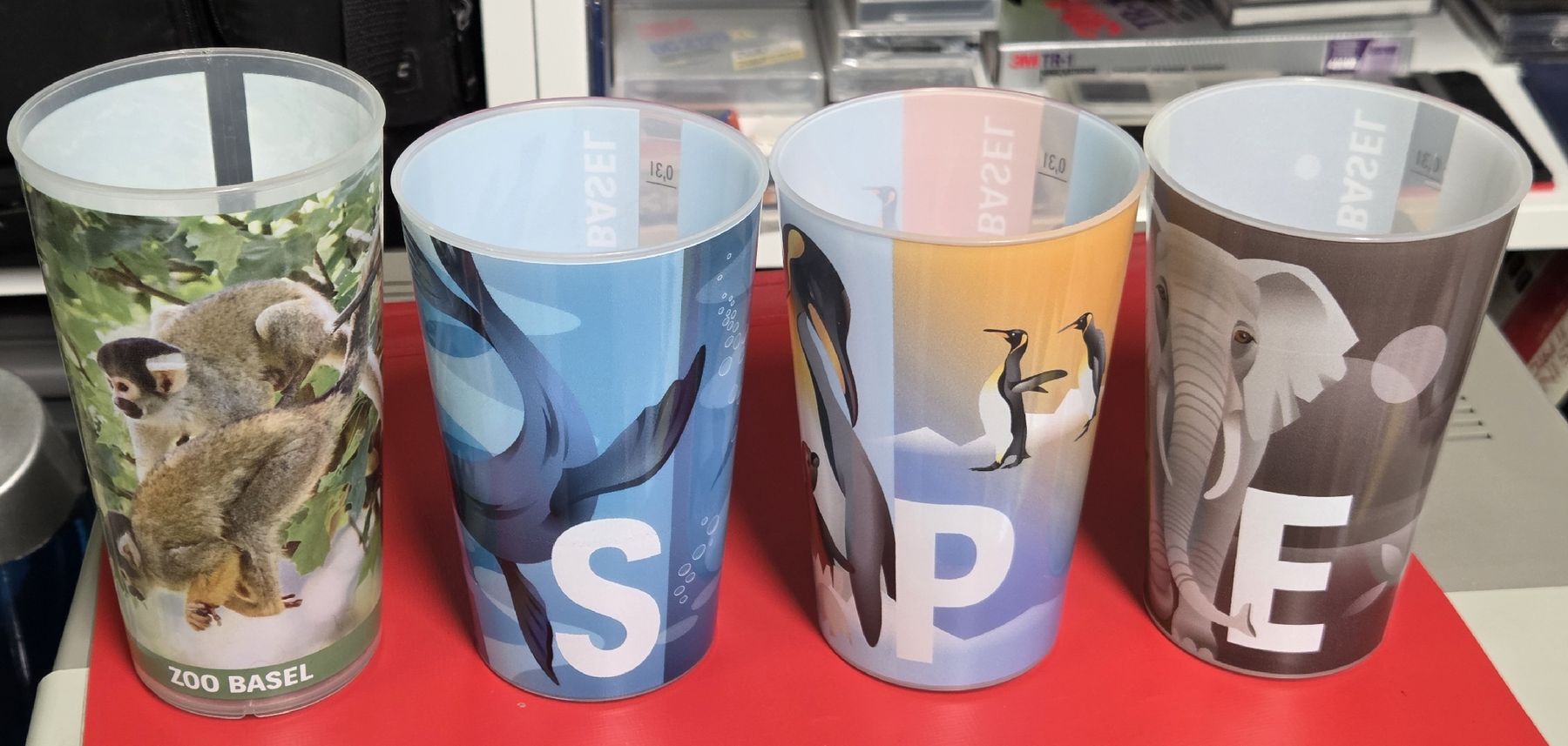 Contenitori & Simili: 4x Basler Zoo Becher (S / P / E / Affe) – Usato da Reinach BL venduto da _MasterK_