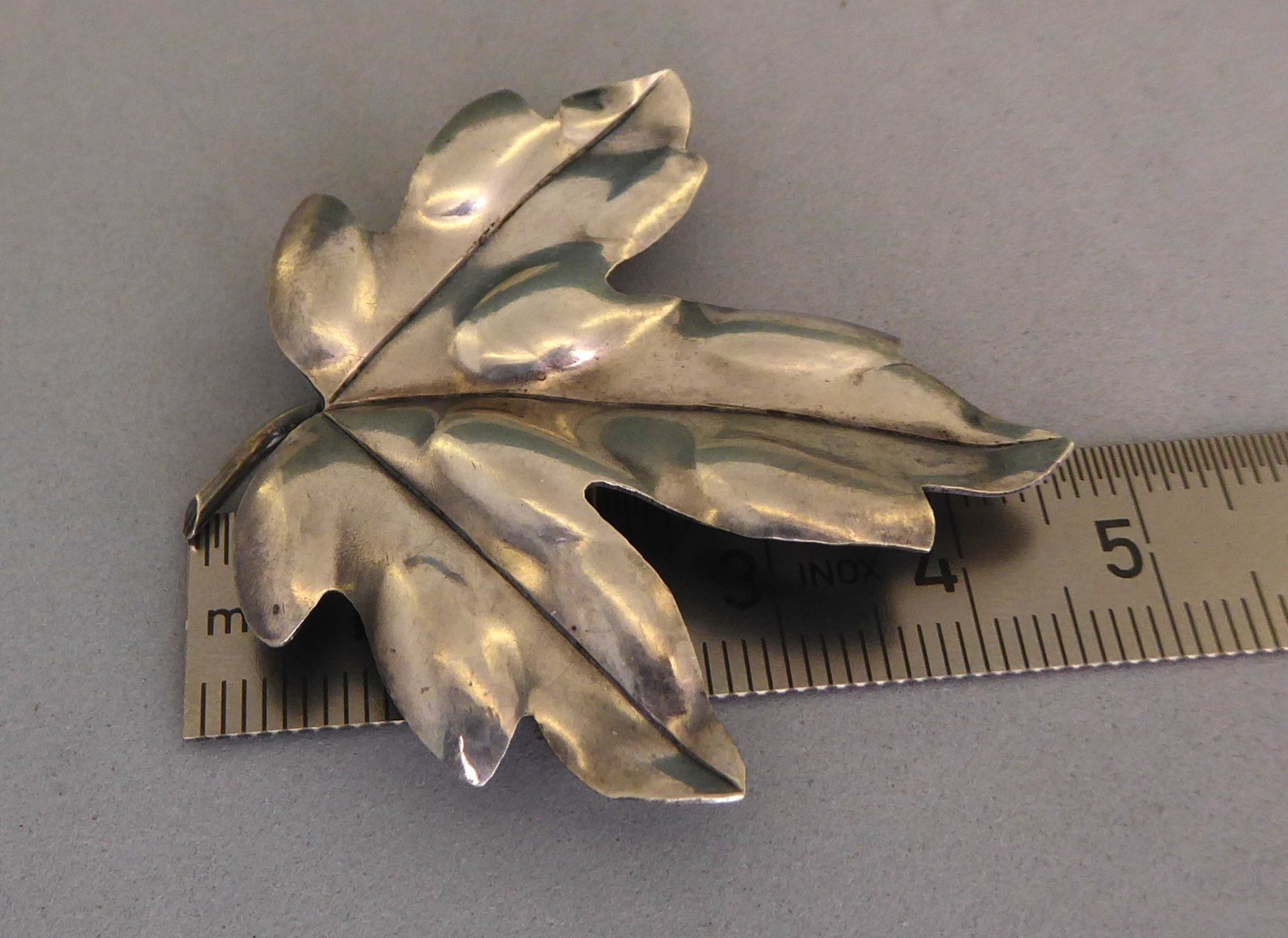 Broches & Aiguilles: Antike Brosche 800 Silber, Handarbeit um 1940 – D'occasion à Muri AG par Lineli2020 2