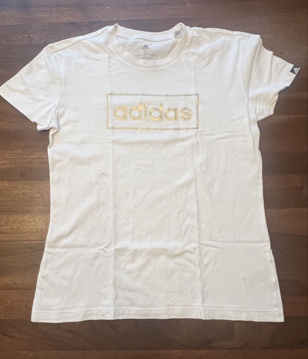 Adidas T-shirts: T-Shirt Baumwolle Adidas Gr. s – D'occasion à Tagelswangen par Bomu