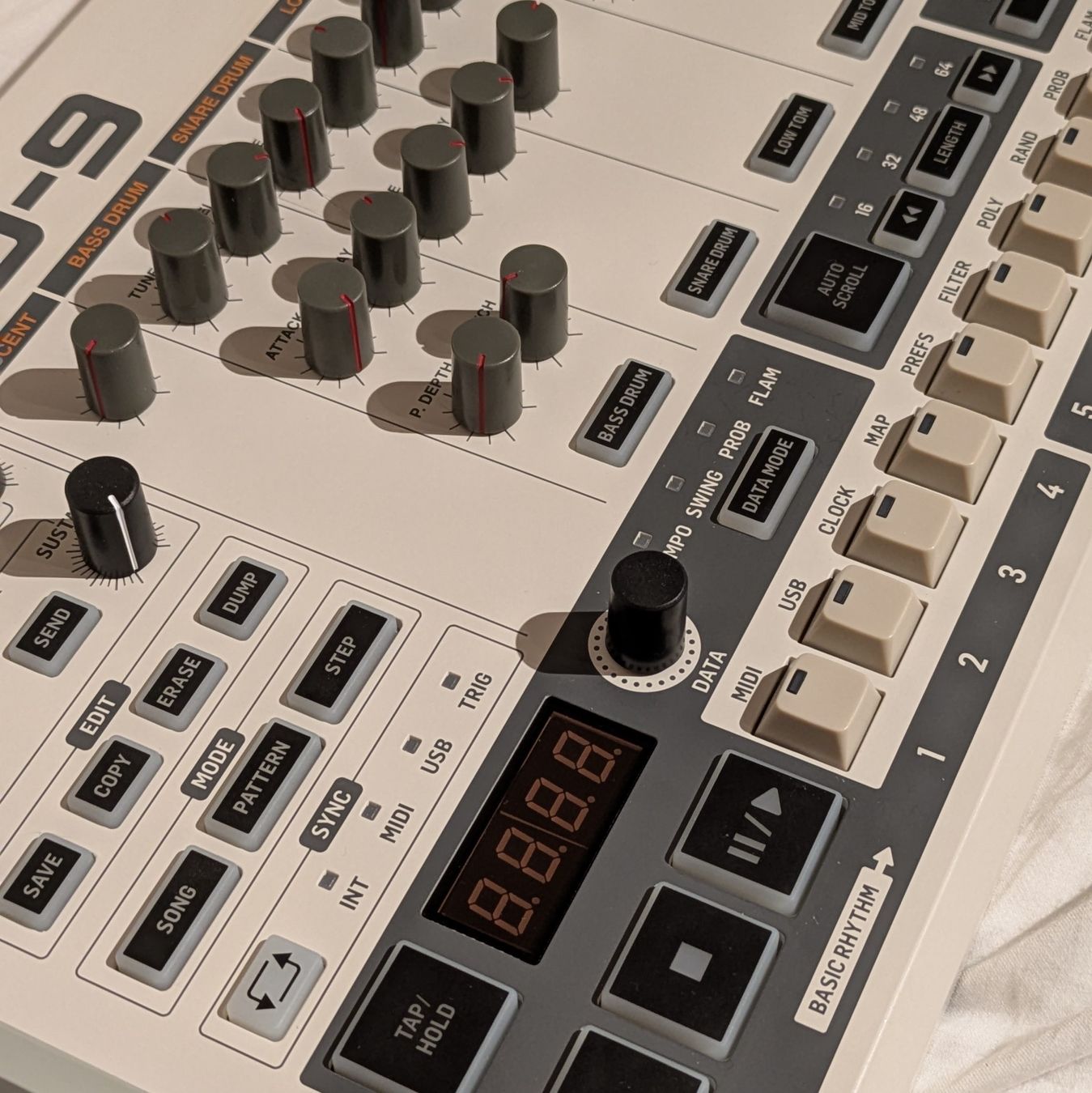 Behringer Strumenti musicali: Drum Machine Behringer RD-9 Rhythm Designer – Usato da Carouge GE venduto da vin_8kqd 2