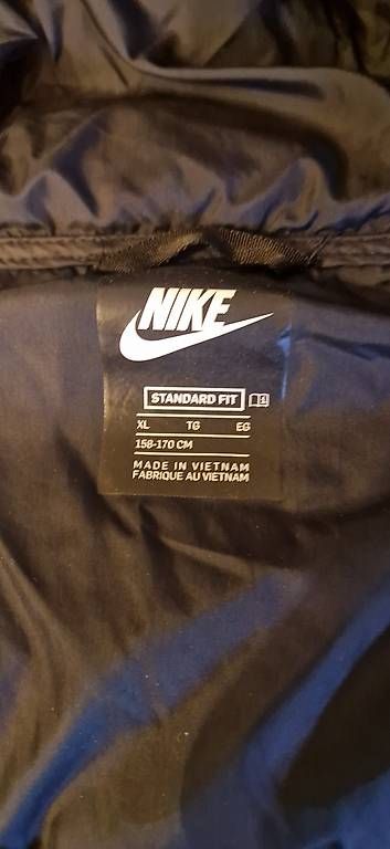 Jacken: Winter Jacke Nike Just Do It – Gebraucht aus St.Gallen von tra_ch5s 2
