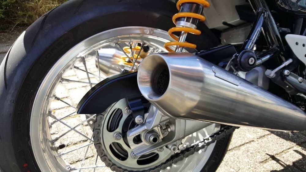 Triumph thruxton r vance deals and hines exhaust