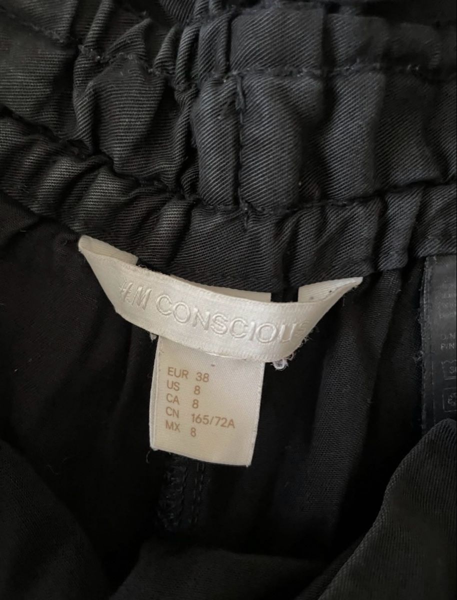 H&M Pantaloni: Short noir  – Usato da Concise venduto da Lae99 1
