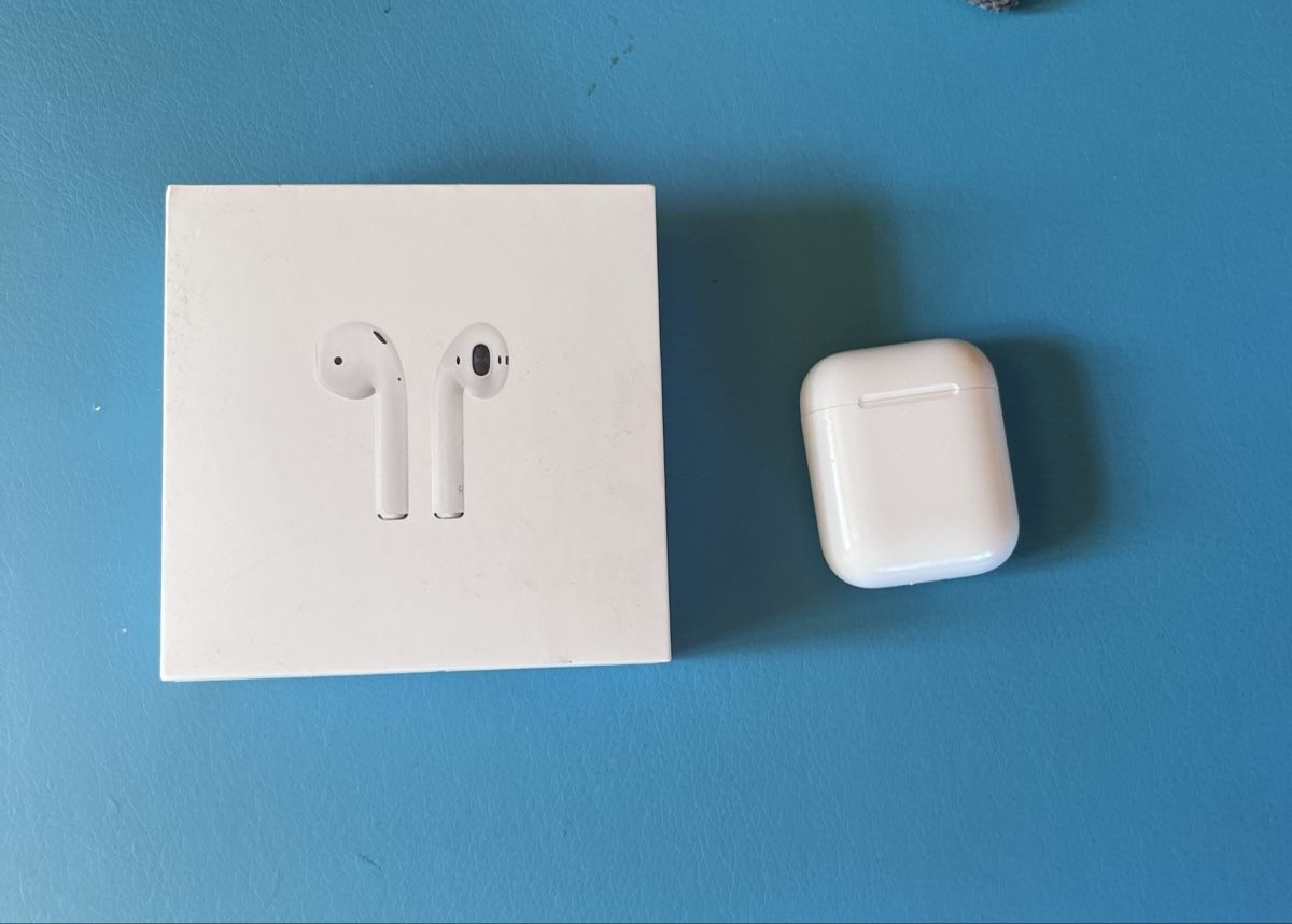 Apple Kopfhörer: Airpods inkl. Box – Defekt aus Kollbrunn von leo_mjc2