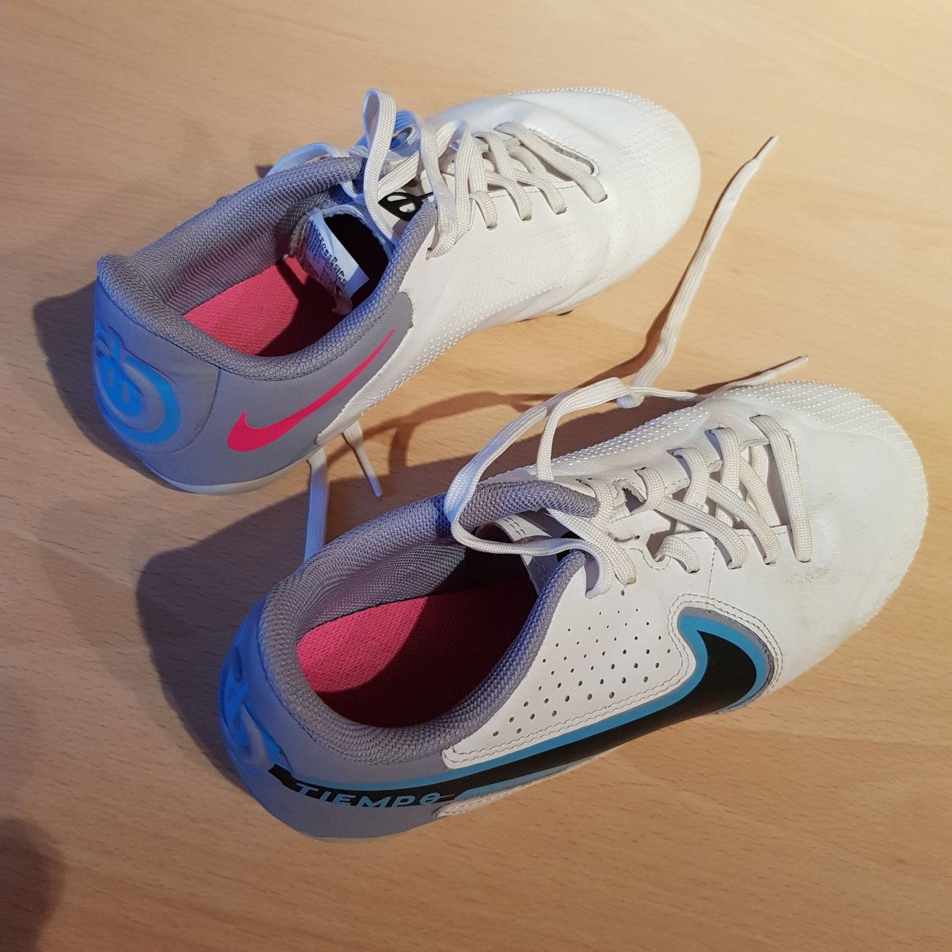 Nike Schuhe für Jungen: Fussballschuhe Nike 36.5 – Gebraucht aus Rothenfluh von Sawi80 5