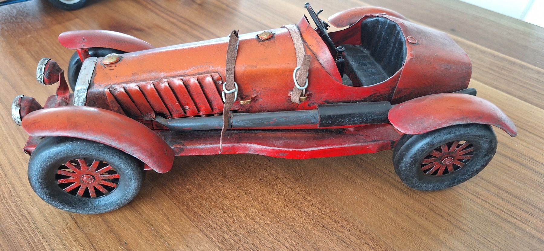 Modellbausätze & Standmodelle: Metall-Oldtimer Auto rot Modell Deko – Gebraucht aus Brugg AG von bacbac5757