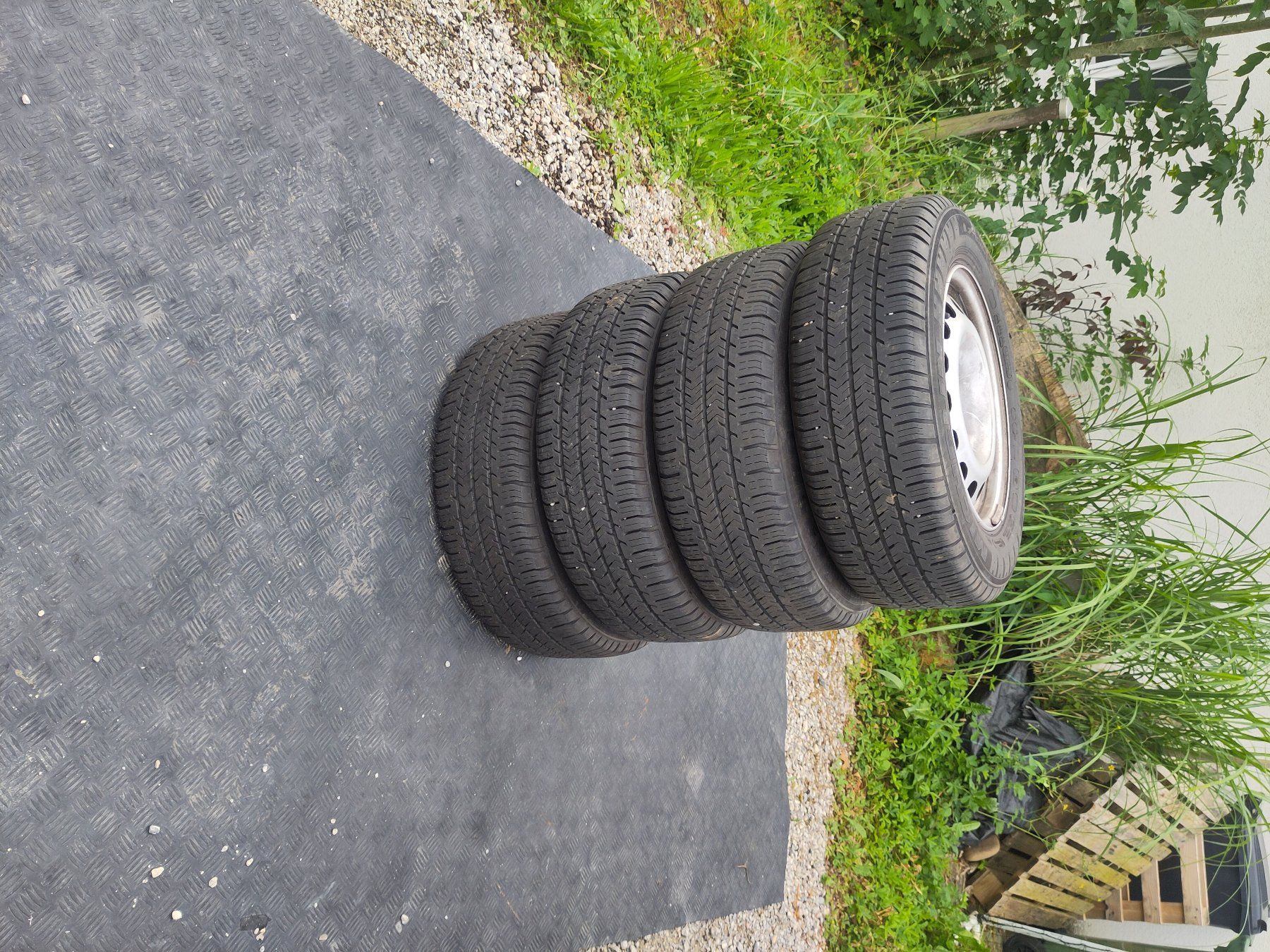 Michelin Pneumatici & Ruote complete: Winterreifen 215/65R C16 – Usato da Liestal venduto da A_schlaepfer