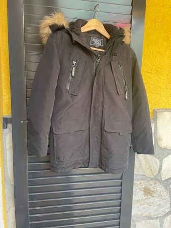 Junge Winterjacke mit Kapuze 152 wie Neu