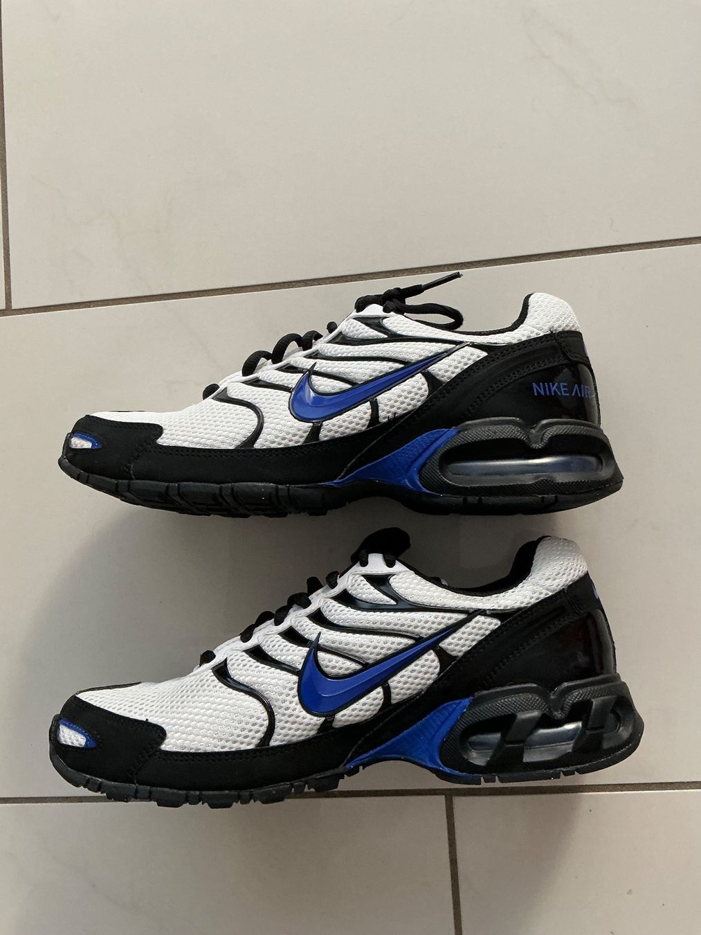 Nike Scarpe da uomo: Neuwertige Air Max Schuhe Gr.42 – Usato da Biel-Benken BL venduto da Sahra1 1