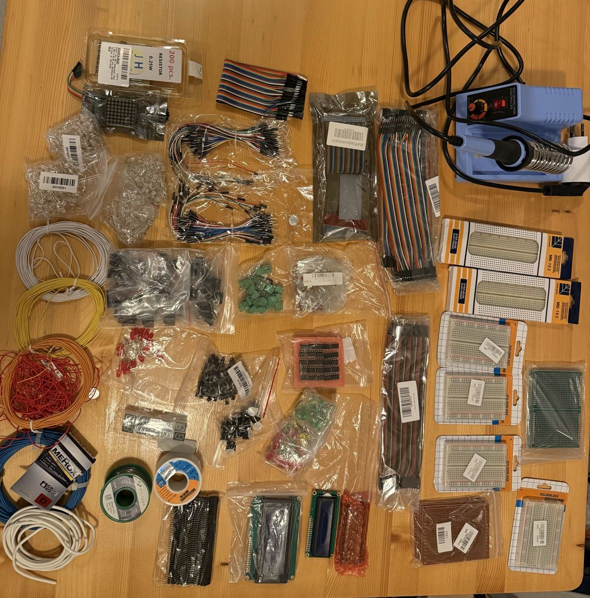 Componenti elettronici: Electronics Components Set – Nuovo (secondo la descrizione) da Zürich venduto da David.1 5