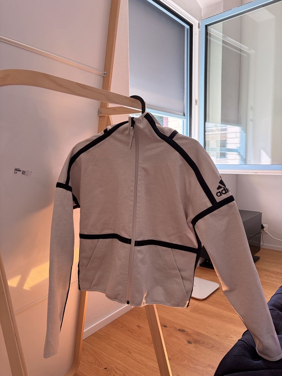 Giacche: Double Sided Adidas Jacket – Nuovo (secondo la descrizione) da Horgen venduto da hll_5pd9 1