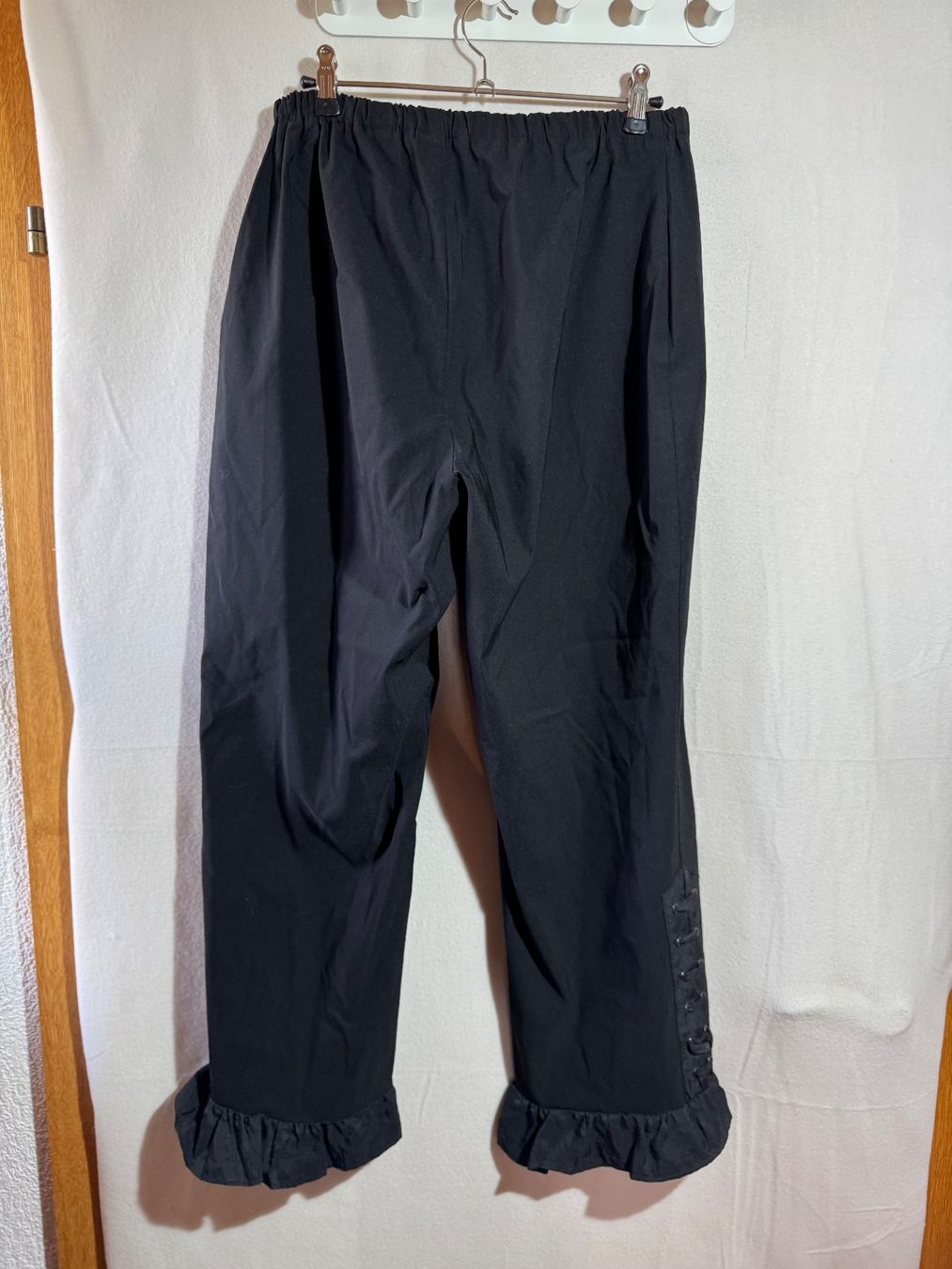 Pantaloni: Spezielle schwarze Stoffhose ca Gr. M/L – Usato da Grosswangen venduto da SALE_SALE_SALE 4