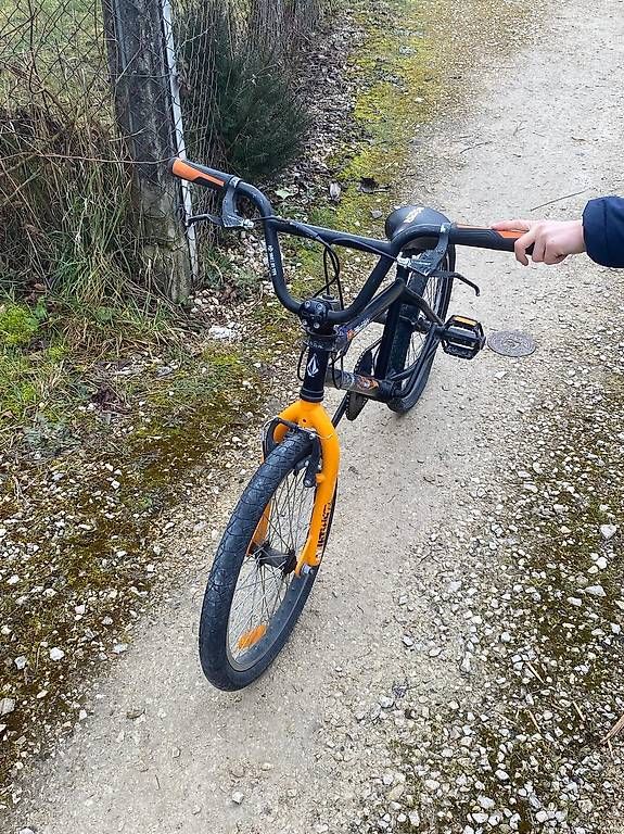 Velos: Bmx noir/orange – Gebraucht aus Arnex-sur-Orbe von MarjoJ 1