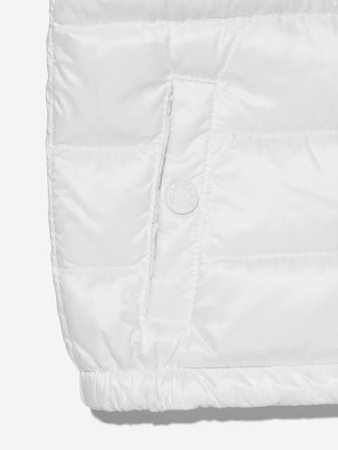 Altro abbigliamento per bambino: Moncler New Amaury gilet enfant 2 ans – Usato da Puidoux venduto da vendange 3