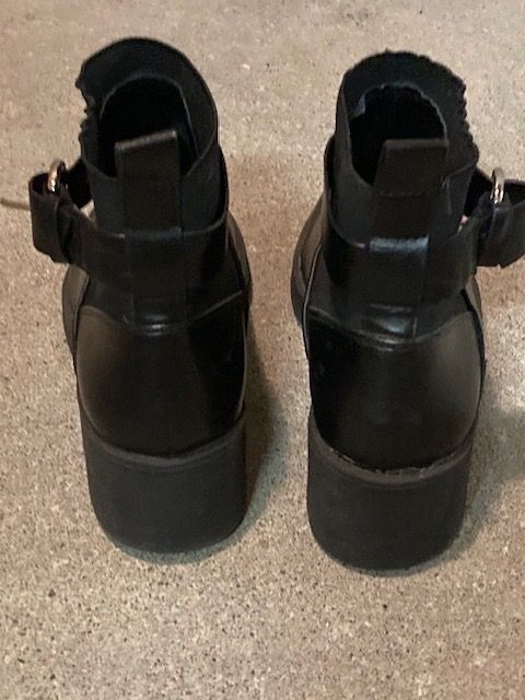 Scarpe da donna: Stiefelette – Usato da Lufingen venduto da Montreux 3