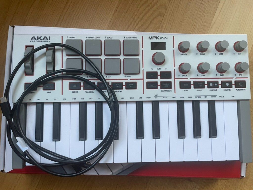 Akai Musikinstrumente: Akai Professional MPK mini IV MIDI Controller – Gebraucht aus Bern von dauber