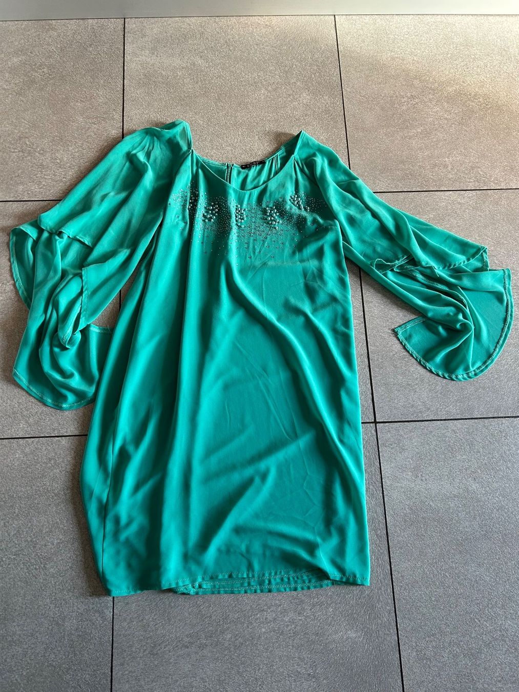 Vestiti: robe élégant vert avec perles et diamants Gr. M – Nuovo (secondo la descrizione) da Arbedo venduto da nadia1973