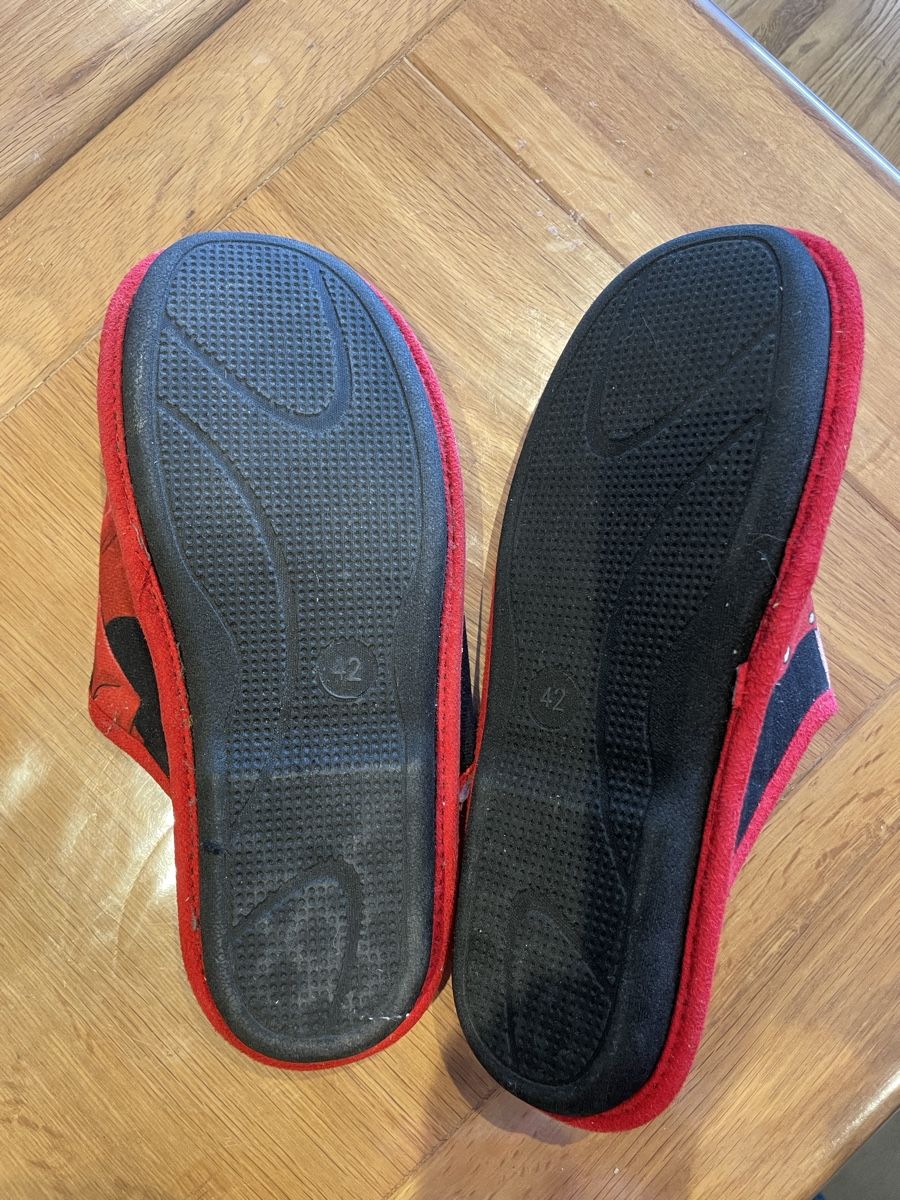 Scarpe da uomo: Chaussons mule One Pièce 42 – Nuovo (secondo la descrizione) da Martigny-Croix venduto da jen_t9fp 2