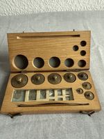 Feine Vintage Gewichtsatz im Holz-Kasten