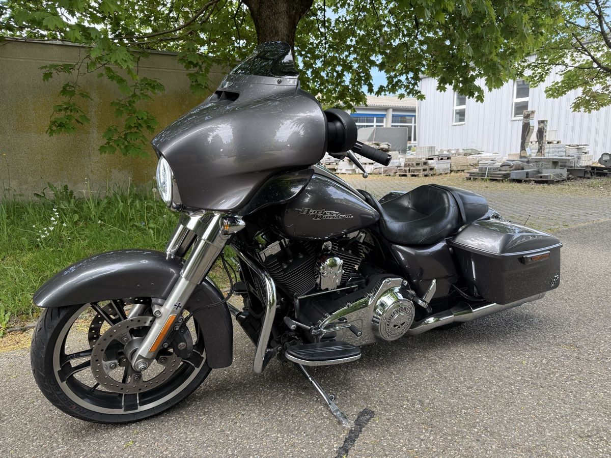 Chopper: Harley Davidson Street Glide FLHX – Usato da Auswil venduto da sportritchi 4
