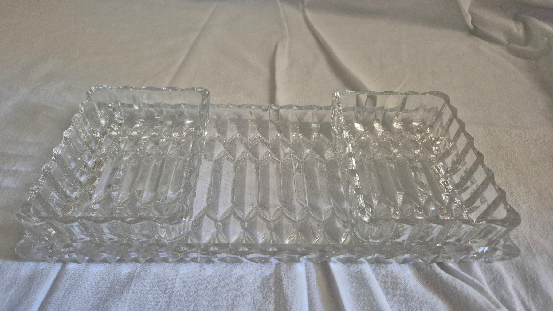 Piatti di portata: Glas-Tablett / Serviertablett mit zwei Fächern, Vintage – Usato da Zürich venduto da Bunnysat