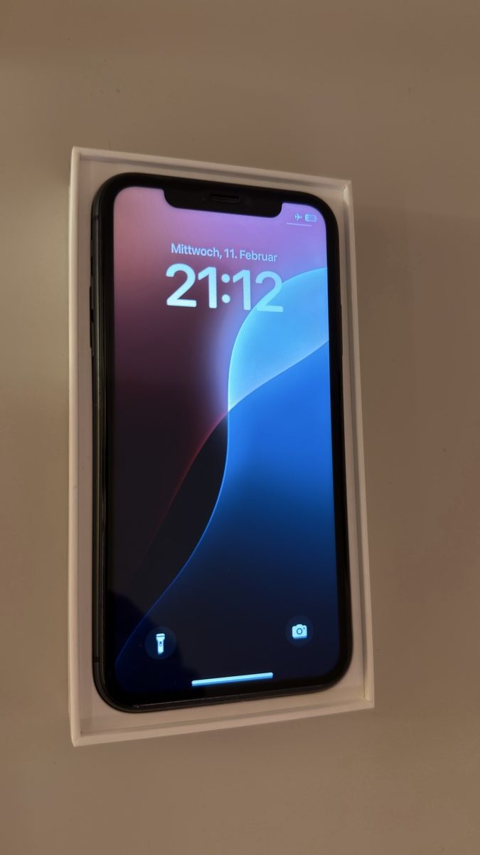 Apple Telefoni cellulari / Smartphones: iPhone 11 – Usato da Riehen venduto da kuz_v9jp