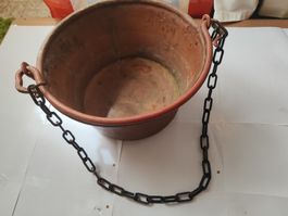 Kupferkessel mit Henkel und Kette alt gebraucht