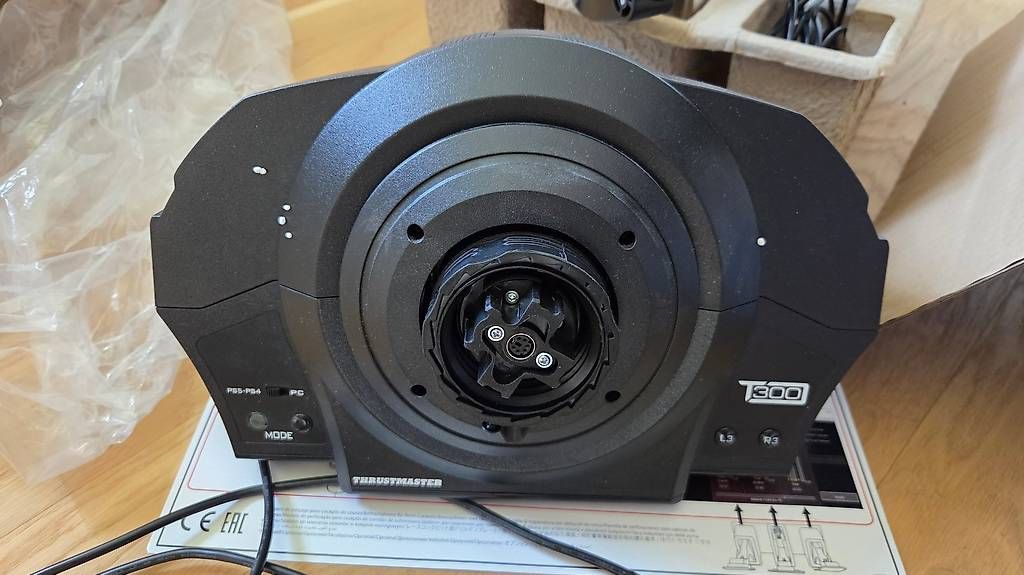 Thrustmaster Controller: Thrustmaster T300RS mit T-LCM Pedalen – Usato da Frauenfeld venduto da zaghoi 3
