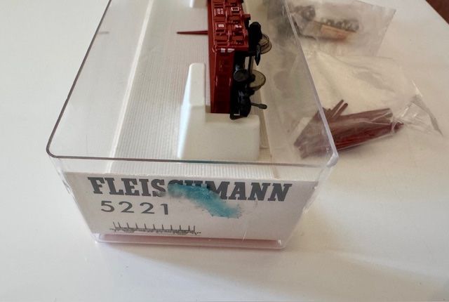 Fleischmann Modellini di ferrovie: Sammlung Güterwagen, Fleichmann Spur HO – Usato da Clarens venduto da toutrouge 7