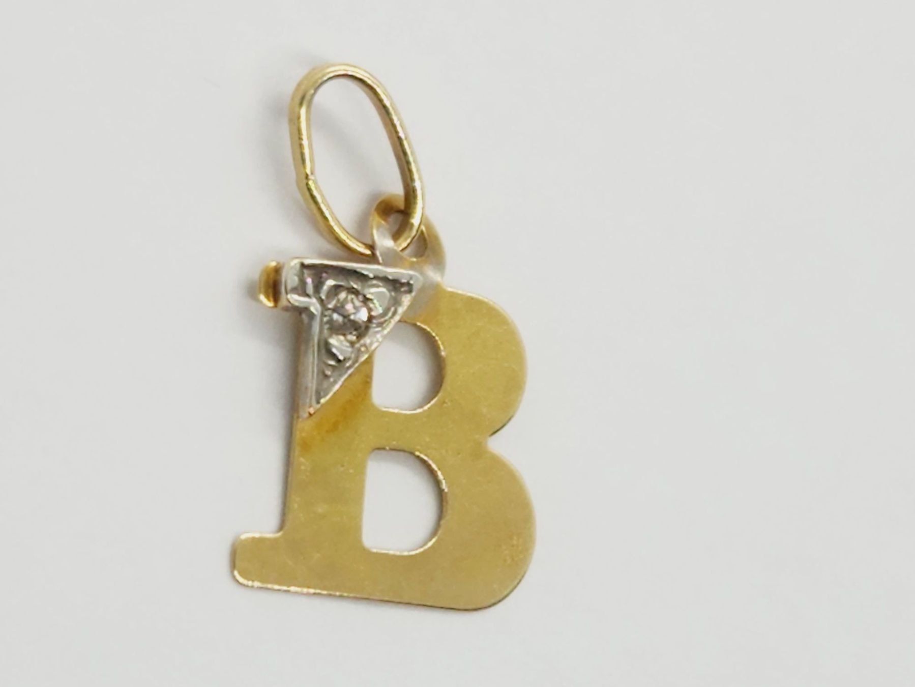 Ciondoli: Gold Anhänger "B" mit Diamant 585er Gold 14k – Usato da St. Gallen venduto da GIULESGG 2