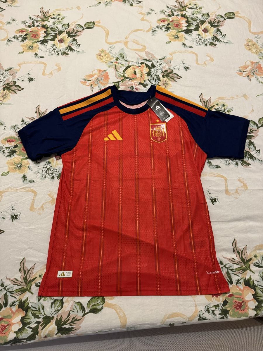 Adidas Leibchen & Hosen: Spanien Trikot XL – Neu und originalverpackt aus Goldach von Anfield02