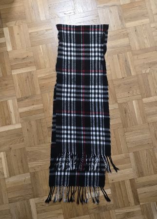 Echarpe type burberry