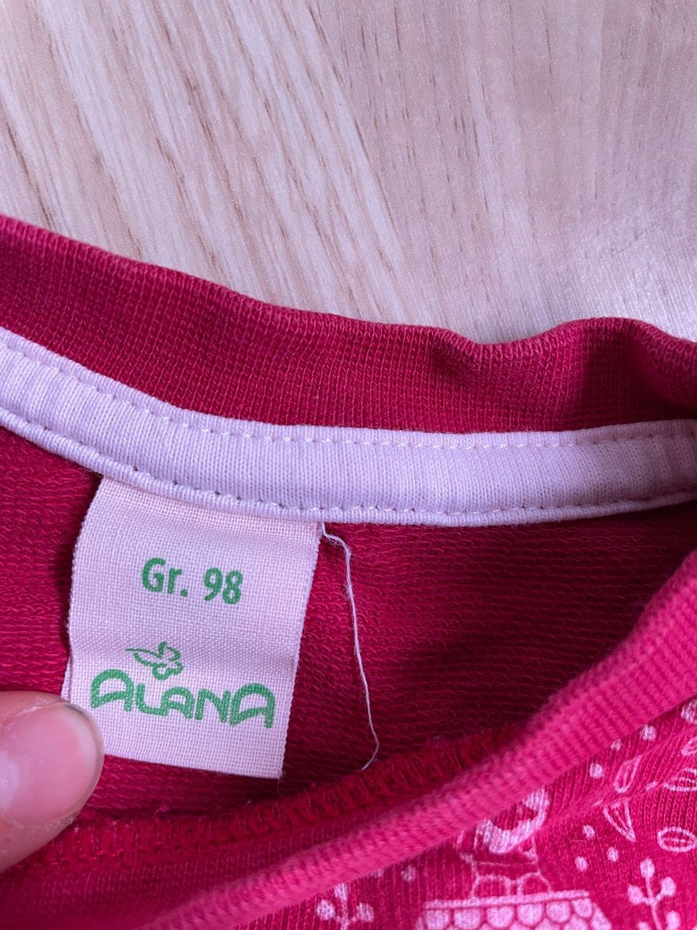 Pulls et sweat-shirts: Süsser Pullover, rot mit schönem Muster, Gr. 98 – D'occasion à Himmelried par kern.marko 1