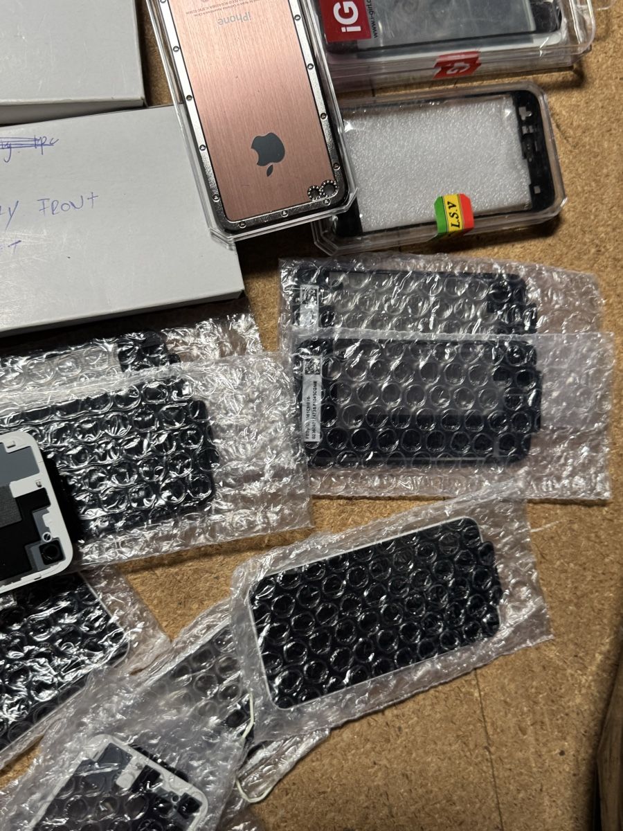 Apple Handys / Smartphones: Restposten 13 verschiedene iphone 4s lcd display und samsung – Neu und originalverpackt aus winterthur von ds09061 7