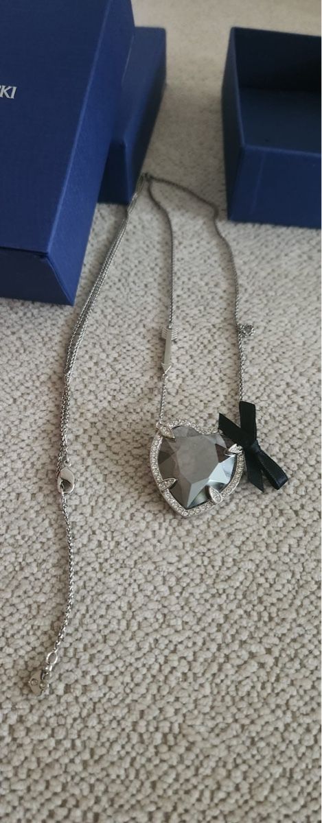 Swarovski Ketten: Swarovski Halskette mit Herzanhänger – Gebraucht aus Zürich von alv_pqz2 1